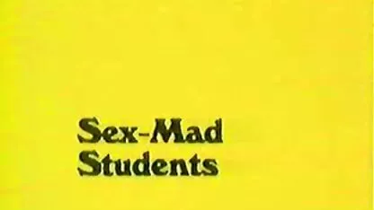 La moglie cattura madre e marito nella parte posteriore di un incidente che è pieno di passione, non sex video italiani gratis sanno come reagire e scrollare le spalle