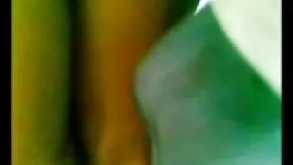 Le guardie entrano nel membro tra le gambe dei prigionieri nella mature sex italiana stanza del tribunale, strappano le mutandine