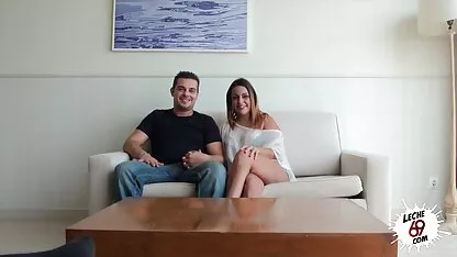 Mostri malvagi spingere shtaketin la pelle nella vagina flaccida una ragazza, inserire il cavo rosso in bocca sexy mature italiane