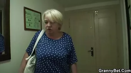 Figlio-in-law avvitando la moglie, e la madre ha dato xnxx stupri italiani consigli su come e cosa dovrebbe essere fatto in modo che il sesso è grande
