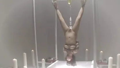 Il vecchio dottore nel corpo di xxx vip italiane una donna sente il seno dei giovani pazienti ed è sospettato di aver accidentalmente un dito nel culo