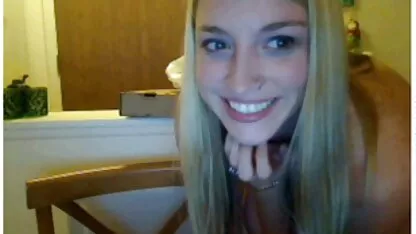 Сисястая девчуля ha visto il mature italiane sex fratello di una ragazza masturba un grosso cazzo e villaggi dall'alto