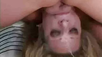 Leggy floozie ondeggia mutandine di fronte a video italiane sex suo marito, e poi duro con lui 。