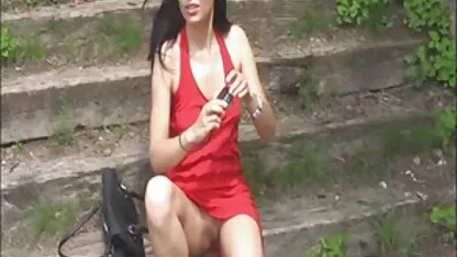 Legato marito con il panico guardando merda sex amatoriali gratis a causa della paura nei pantaloni con le sopracciglia mascherate