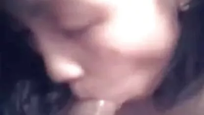 Massaggiatore insolente stimolare il mandrino attaccare delicatamente sulla superficie della vagina e spingere il foro italiane in webcam xxx duro nel foro