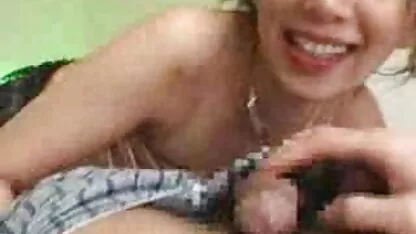 Inserisco il vibratore il bianco tra le gambe video amatoriali sex gratis di una donna giapponese con una vagina pelosa e inondato le convulsioni a causa dell'orgasmo