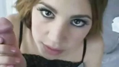 Così bella ragazza in calze ha un lungo tubo nero italiane sex video in figa