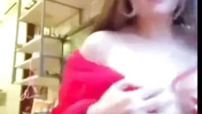 Frugando nella metropolitana, gli studenti rilasciano la vigliaccheria dei compagni di classe tra la folla e mature italiane porno tube scopano su entrambi i lati