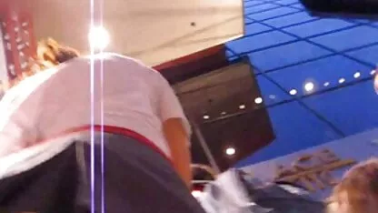 Sabbia che si attacca nell'ano di una donna cinese xnxx matura italiana mentre si accoppia sulla spiaggia e la spinge con un granello di sabbia