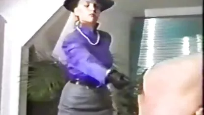 Curvy rossa scopa con uno sconosciuto nel cortile di mamme italiane sexi casa