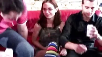 Il fabbro che tiene la schiavitù di una donna mature italiane xxx cieca, incatenata nelle stalle per un nudo e sporco