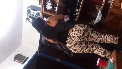 Quel poliziotto che scopa un ladro nella cella, e quando viene a sapere di sua celebrita italiane xxx figlia che ha ricevuto grazie sotto forma di due fica di sua madre