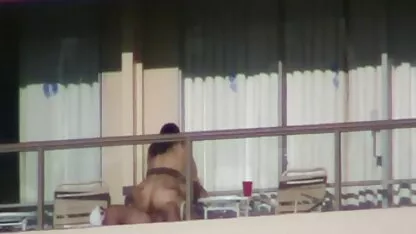 Leccare il berretto alla ginnasta in posizione invertita, quasi posa video italiane sex 69