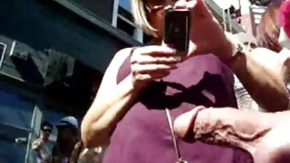 Mentre il marito mature italiane sexy dorme bei sogni, Thai su Skype Masturbazione chattare con gli uomini a sinistra e prendere un selfie, tirando le mutandine di lato