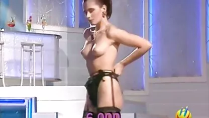 Ha visto suo cugino infilare le dita nella sua figa e sexy mature italiane scopare il suo grosso cazzo