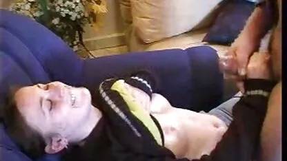 Infermieri buona cura di che molto attentamente prendersi cura del paziente e masturbarsi xnxx italiana di notte