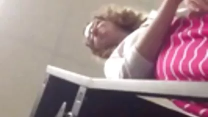 Papà xnxx amatoriali italiani cattura figlia guardando film porno e ha deciso di tradire il bastardo, togliersi i vestiti, e la Torre