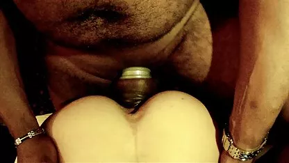 Chiuse gli occhi e troie italiane xnxx mascalzoni cattura le voci, e la ragazza lavora con la bocca leccare labbra pene rughe uovo con la mano