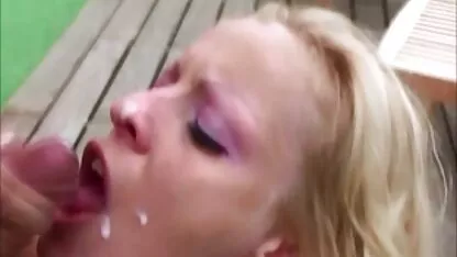 Prima di andare agli amati vicini, xnxx stupri italiani la giovane moglie stava guardando per la strada ed entrò nella strana casa per scopare